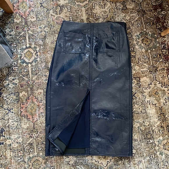 Faux crinkled navy pencil skirt with front slit - Picture 10 of 10